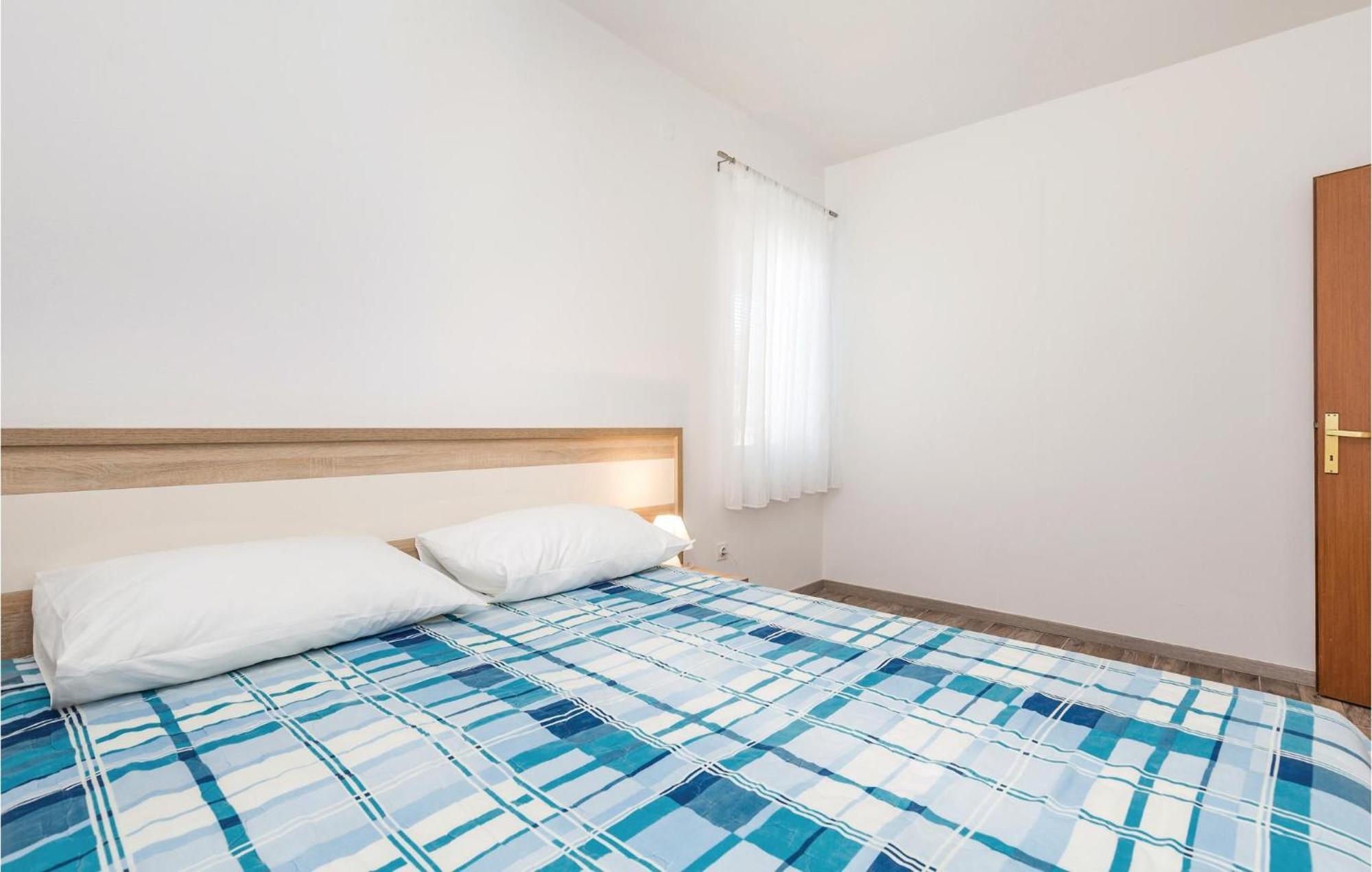 Lovely Apartment In Mandre With Wifi ภายนอก รูปภาพ