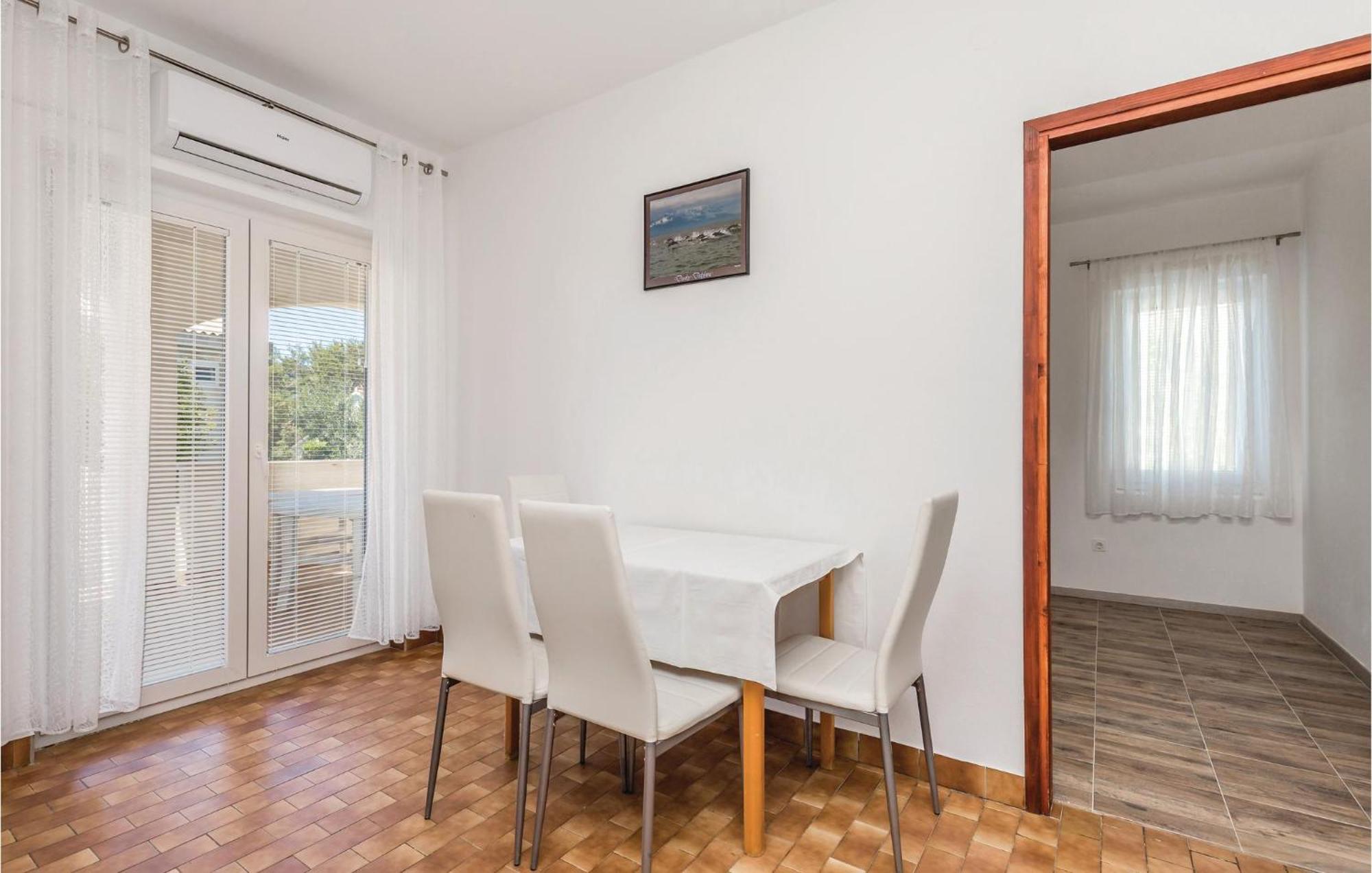 Lovely Apartment In Mandre With Wifi ภายนอก รูปภาพ