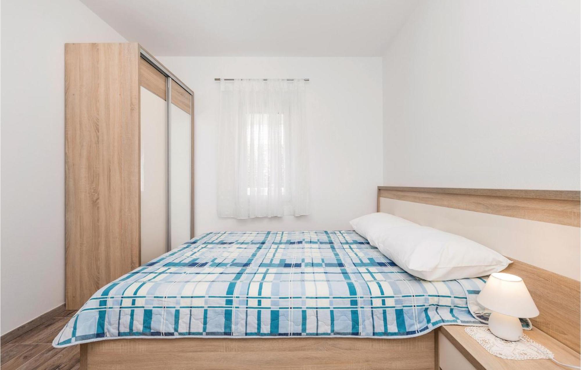 Lovely Apartment In Mandre With Wifi ภายนอก รูปภาพ